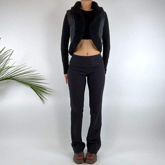 Vintage Y2K Indie Grunge Black Knit Trim Cropped Puffer Vest / Size: Small - Picture 1 of 4
